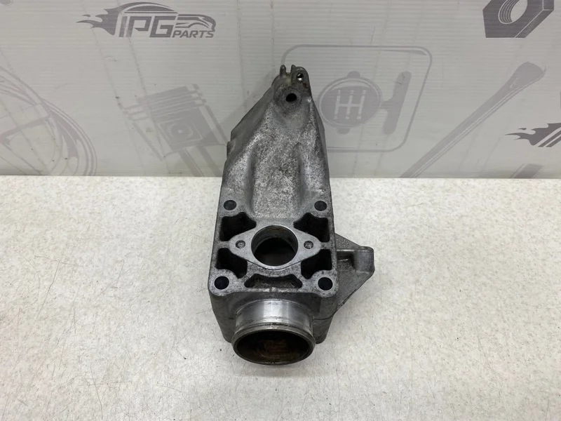 Кронштейн двигателя левый Mercedes-benz Viano 2004 W639