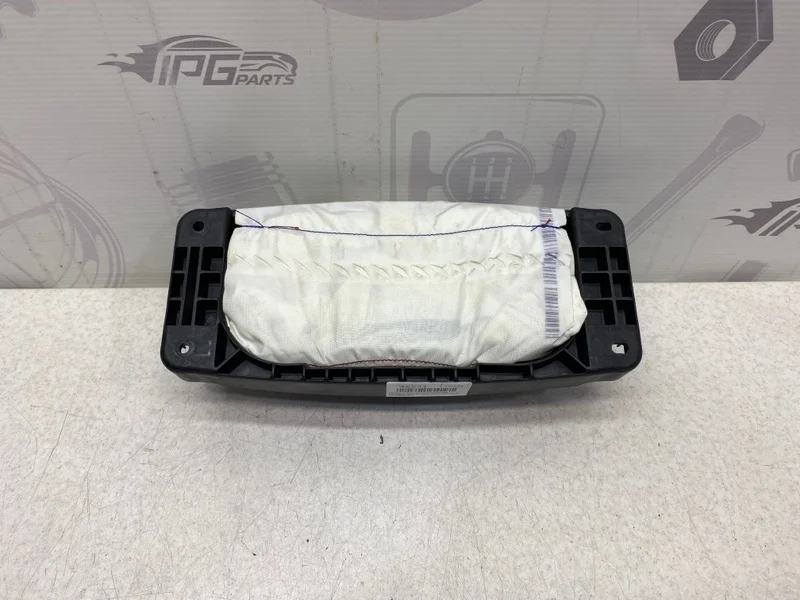 Подушка безопасности в торпеду Mercedes-benz 2013 W246
