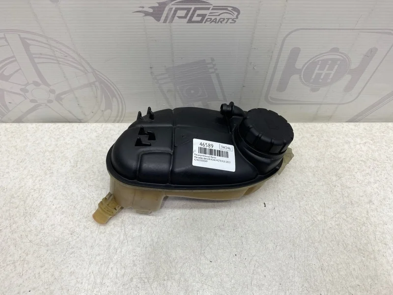 Расширительный бачок Mercedes-benz 2013 W246