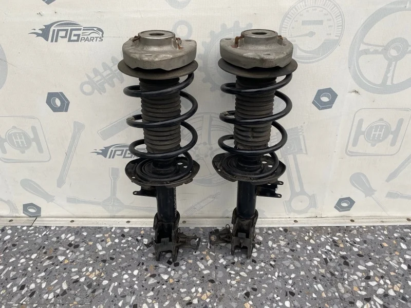 Амортизатор передний Mercedes-benz 2013 W246