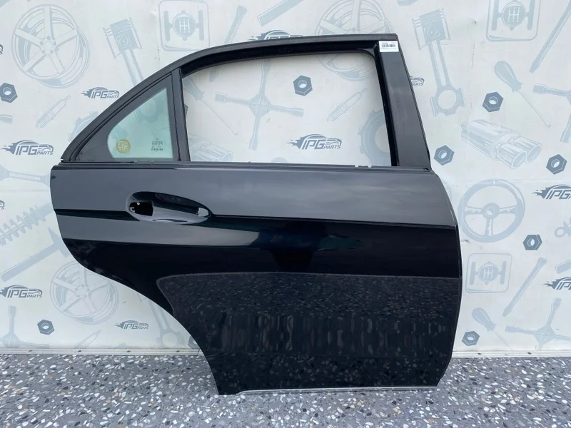 Дверь задняя правая Mercedes-benz 2013 W212