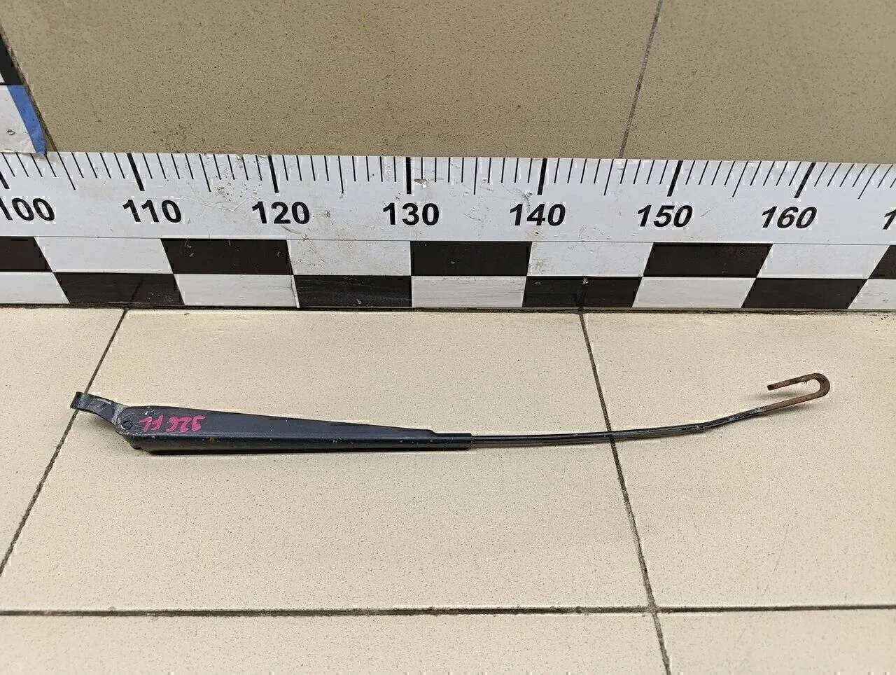 Поводок стеклоочистителя передний левый Transit 2006-2013