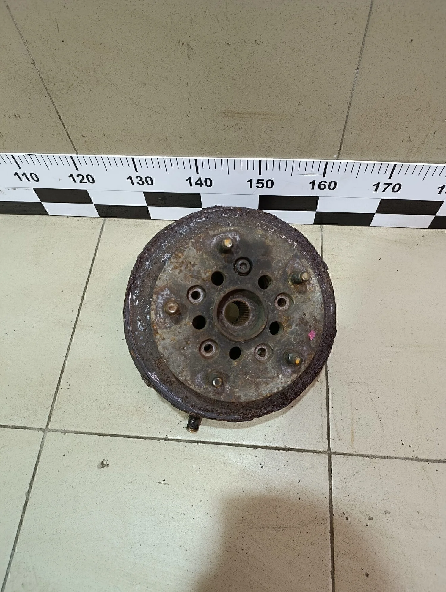 Кулак поворотный передний левый Transit 2006-2013