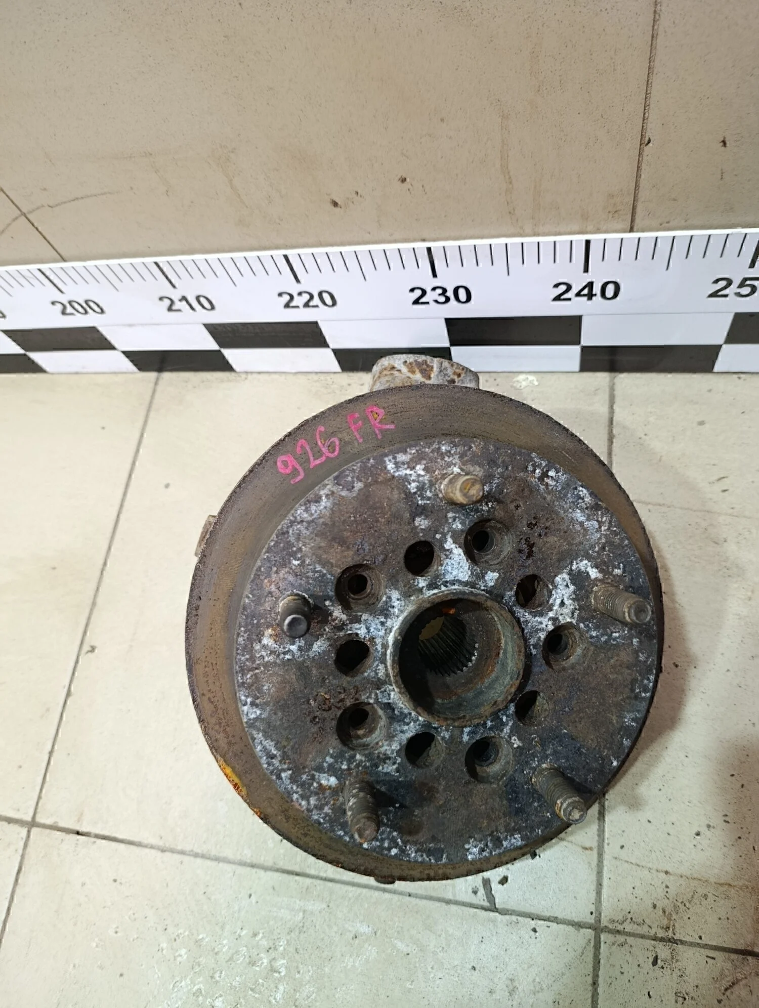 Кулак поворотный передний правый Transit 2006-2013