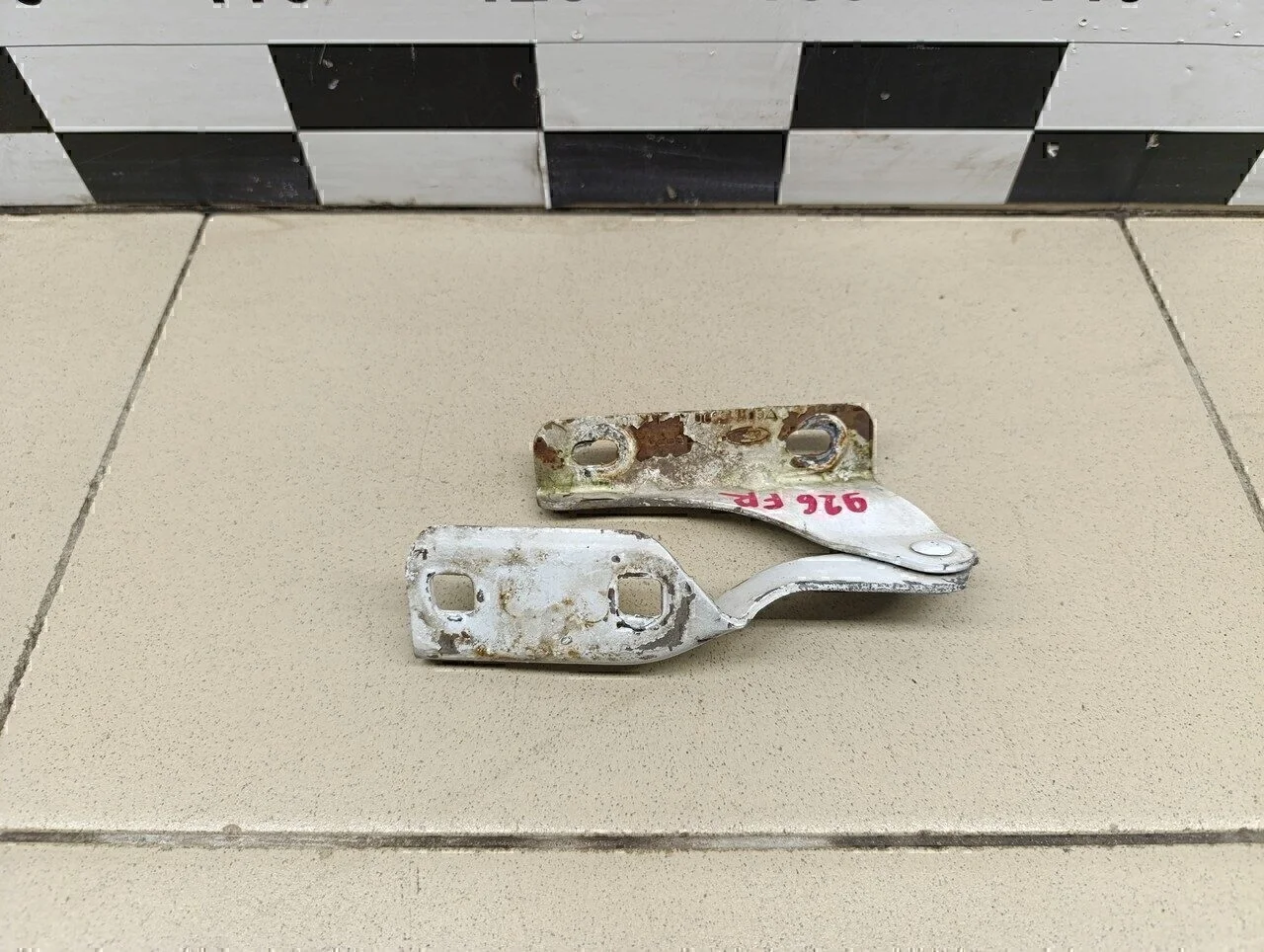 Петля капота правая Transit 2006-2013