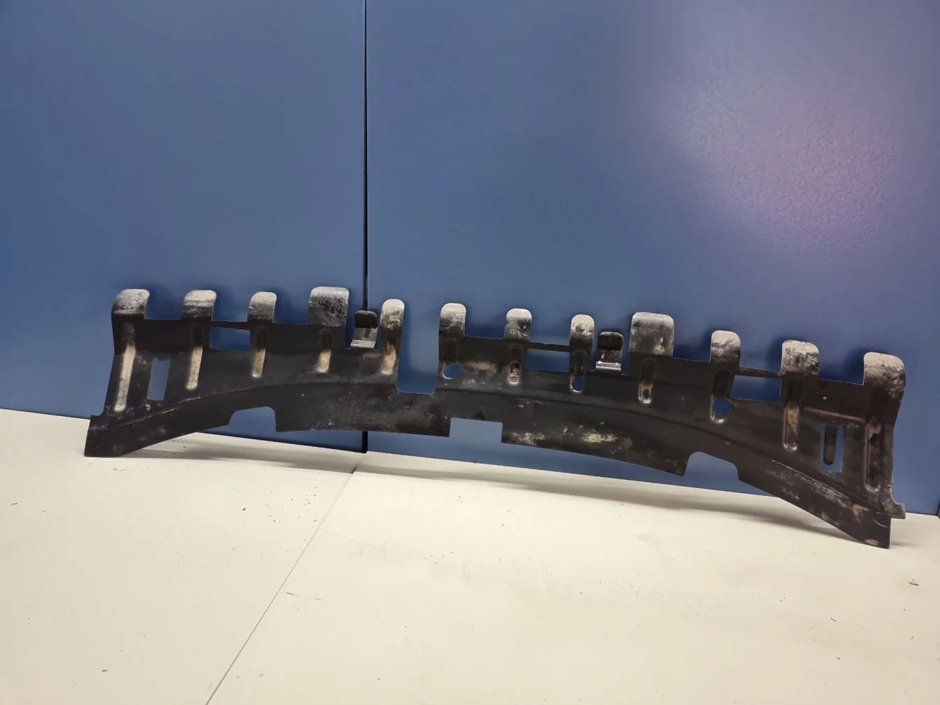 Кронштейн бампера переднего для Land Rover Range Rover 2012-