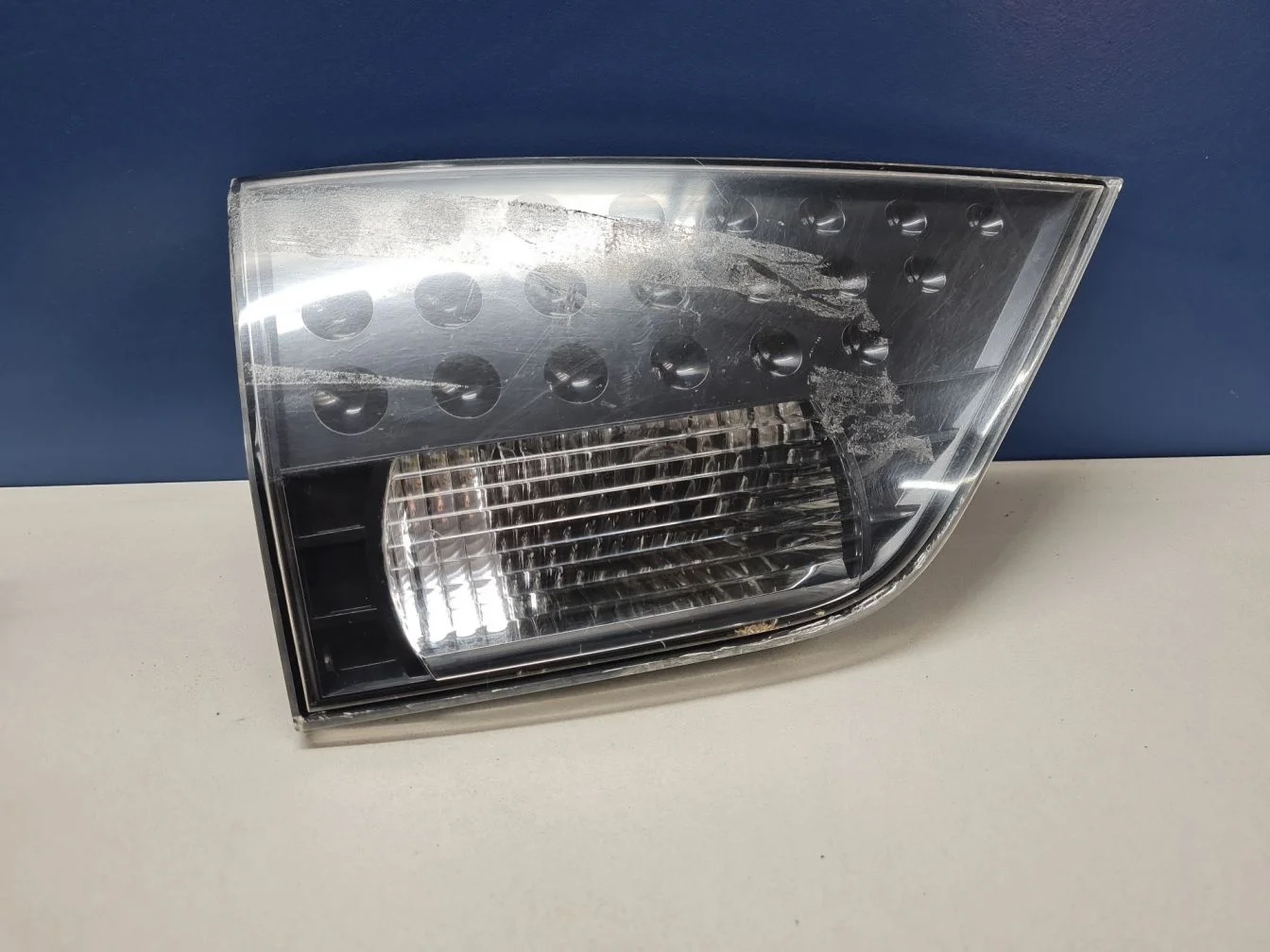 Фонарь в крышку левый для Mitsubishi Outlander CW XL 2006-2012