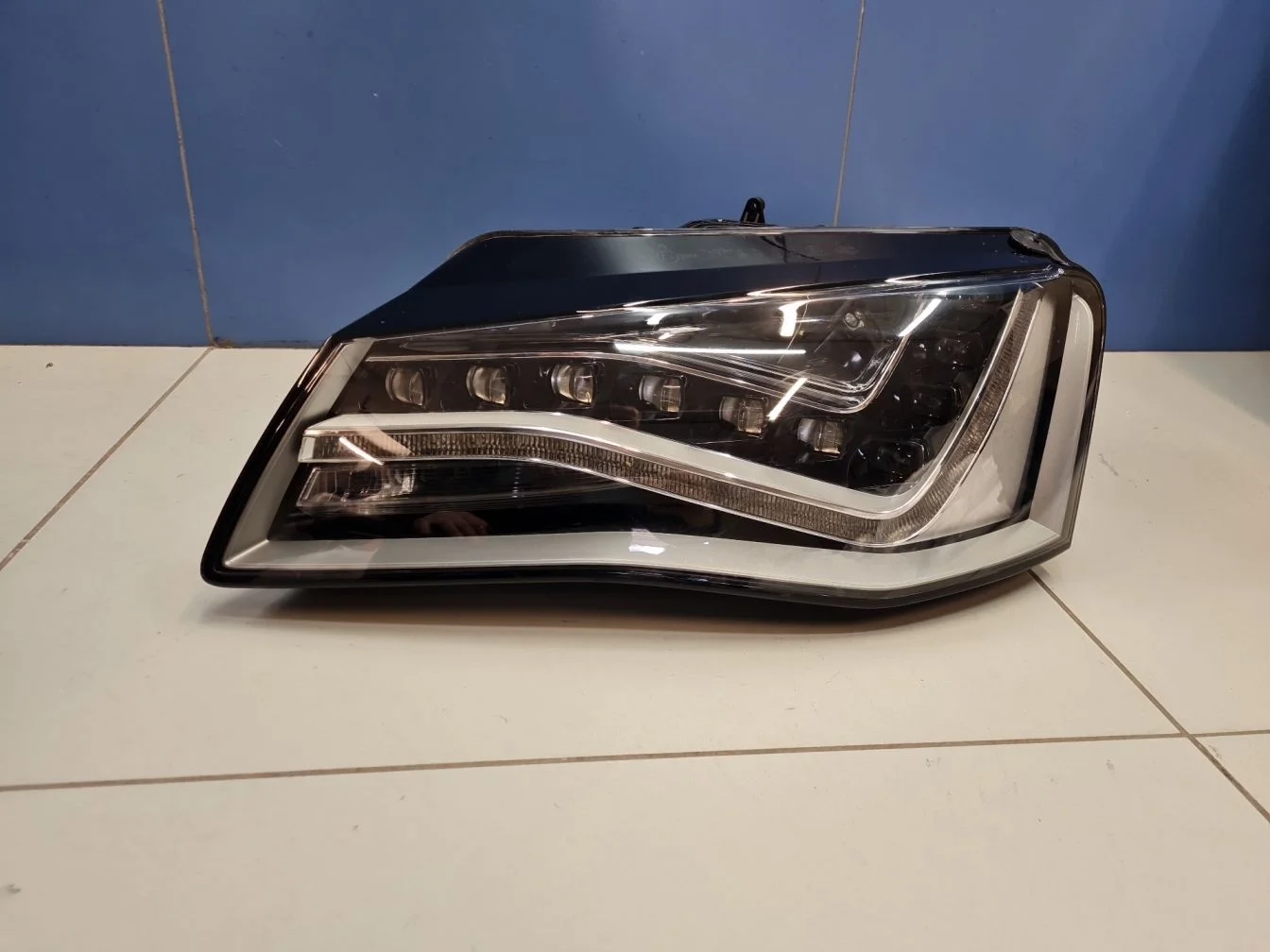 Фара левая для Audi A8 S8 D4 2010-2017