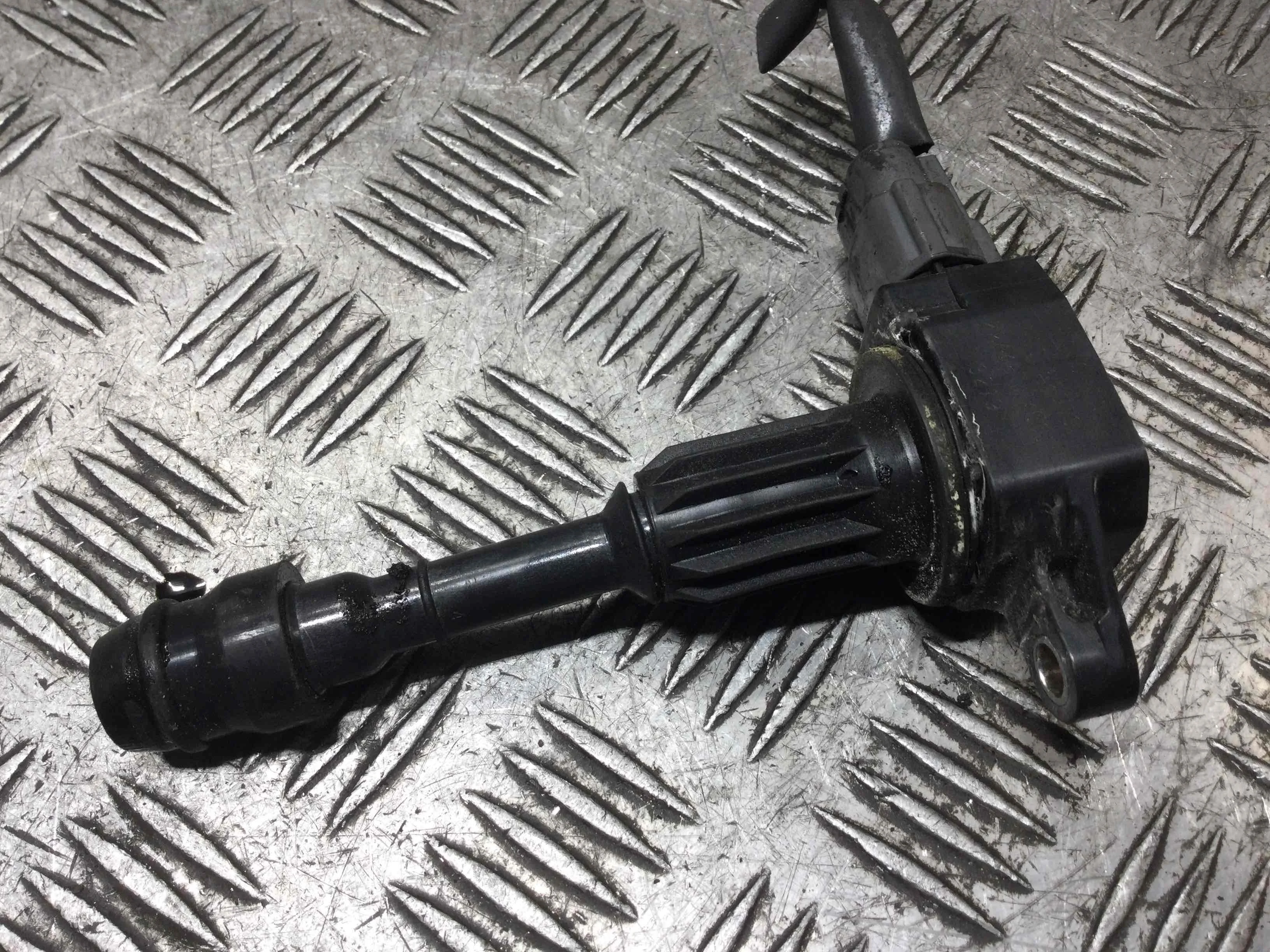 Катушка зажигания Nissan Micra K12 (2002-2010) бензин 1.2  Механика Х/б