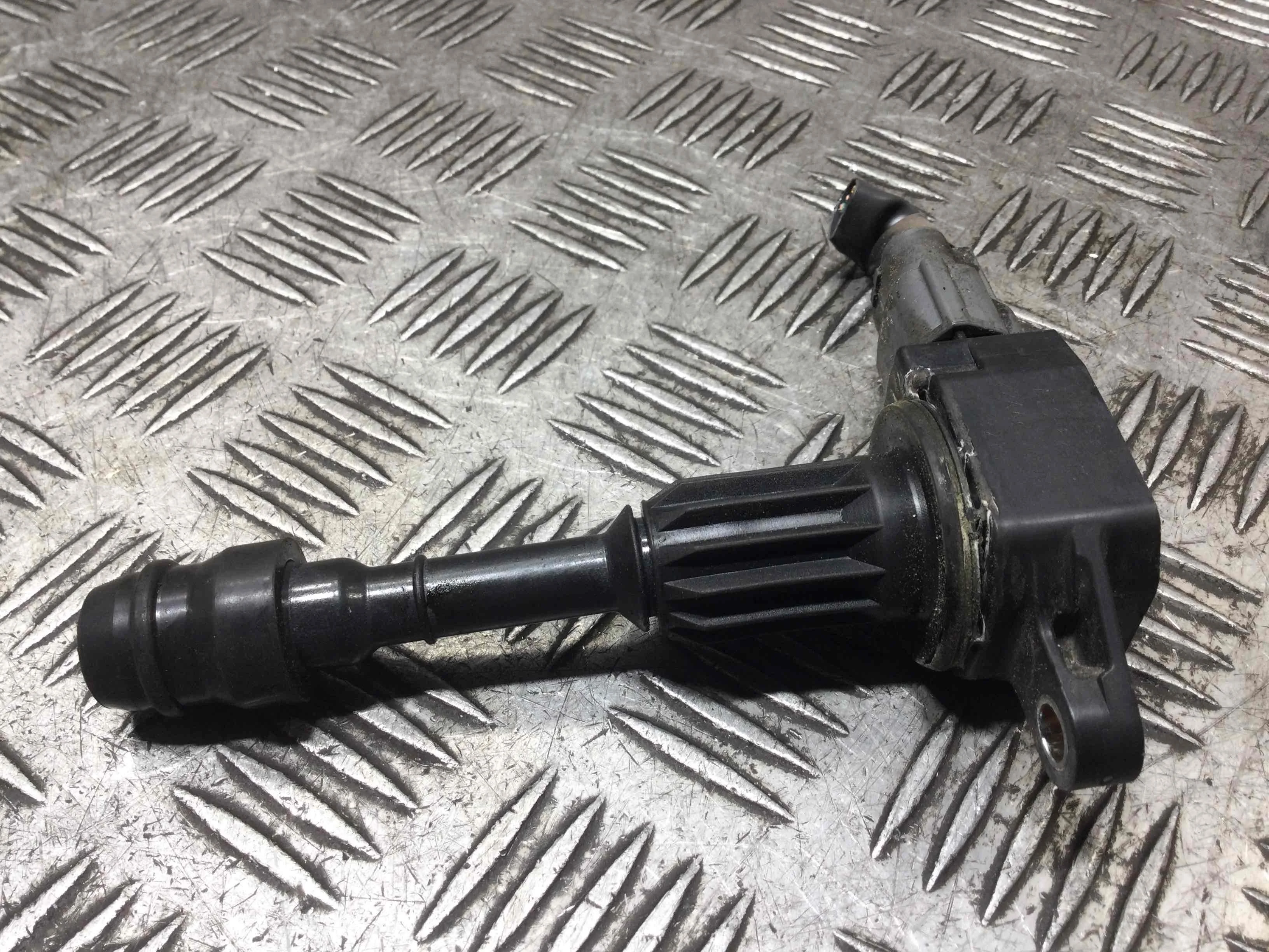 Катушка зажигания Nissan Micra K12 (2002-2010) бензин 1.2  Механика Х/б