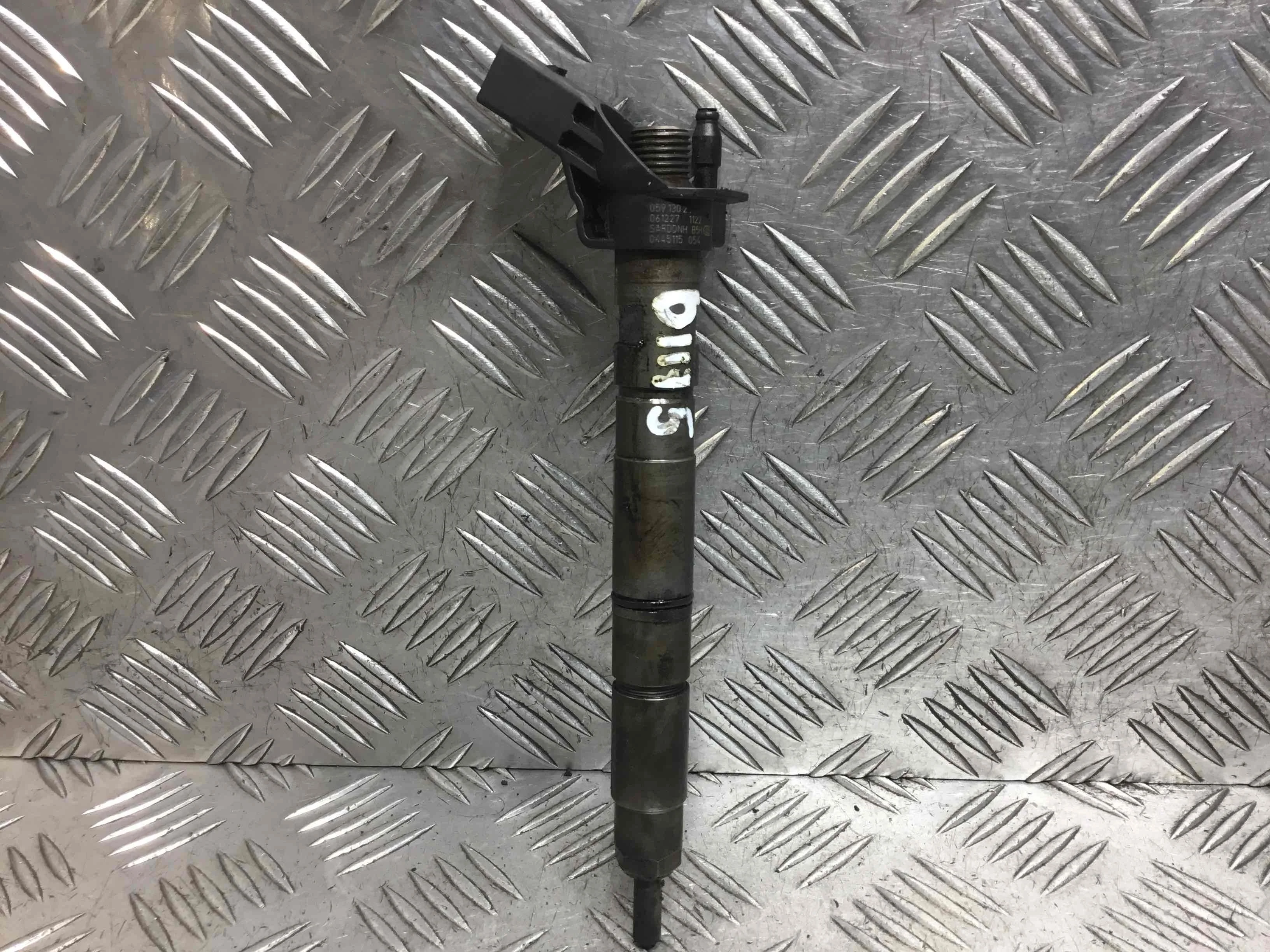 Форсунка Audi A6 C6/4F (2004-2008) дизель 2.7 TDI Вариатор Седан