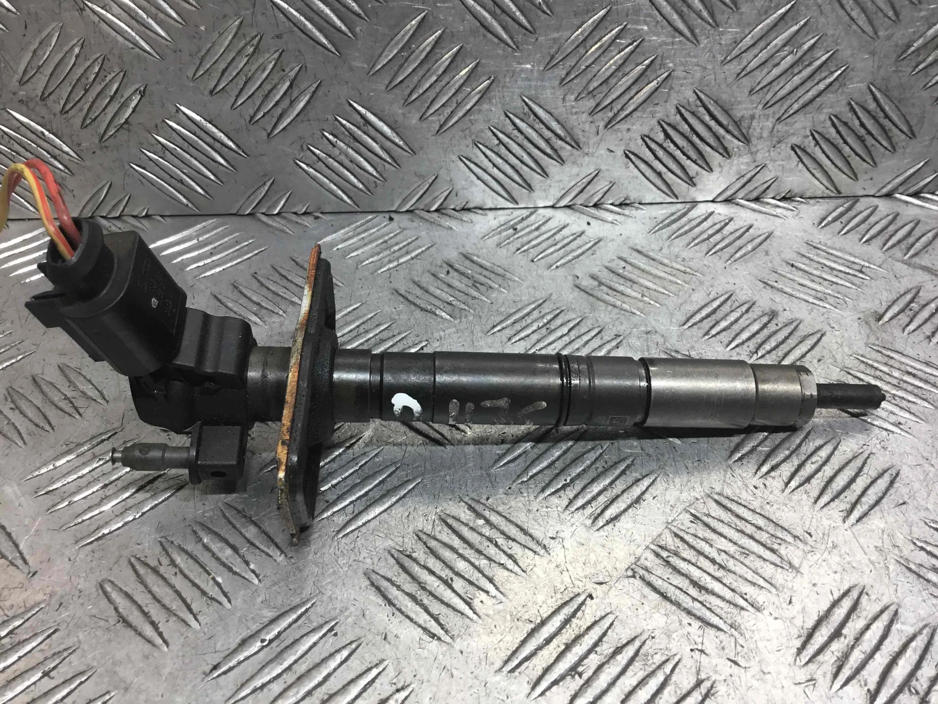 Форсунка Audi A6 C6/4F (2004-2008) дизель 2.7 TDI Вариатор Седан