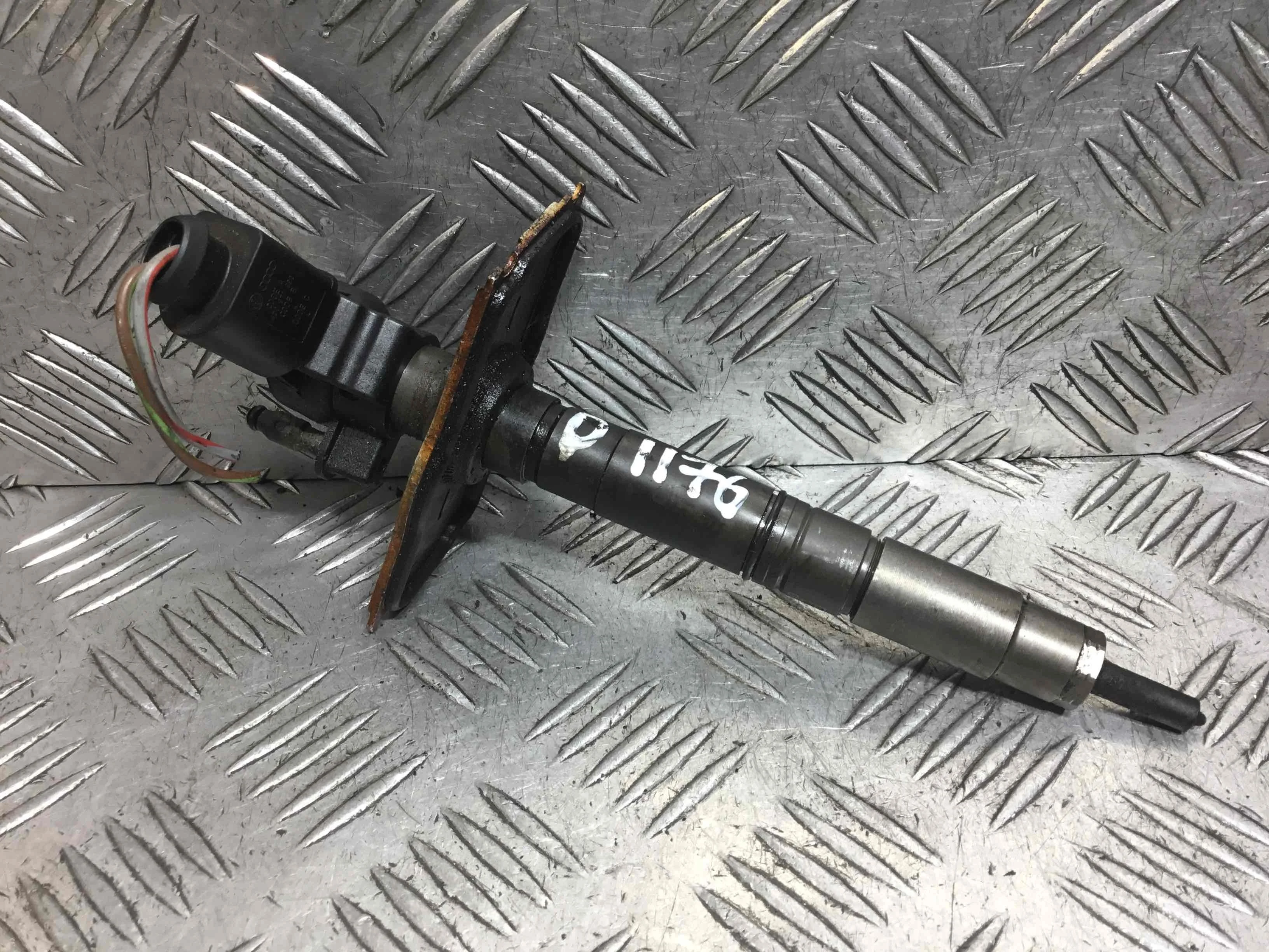 Форсунка Audi A6 C6/4F (2004-2008) дизель 2.7 TDI Вариатор Седан