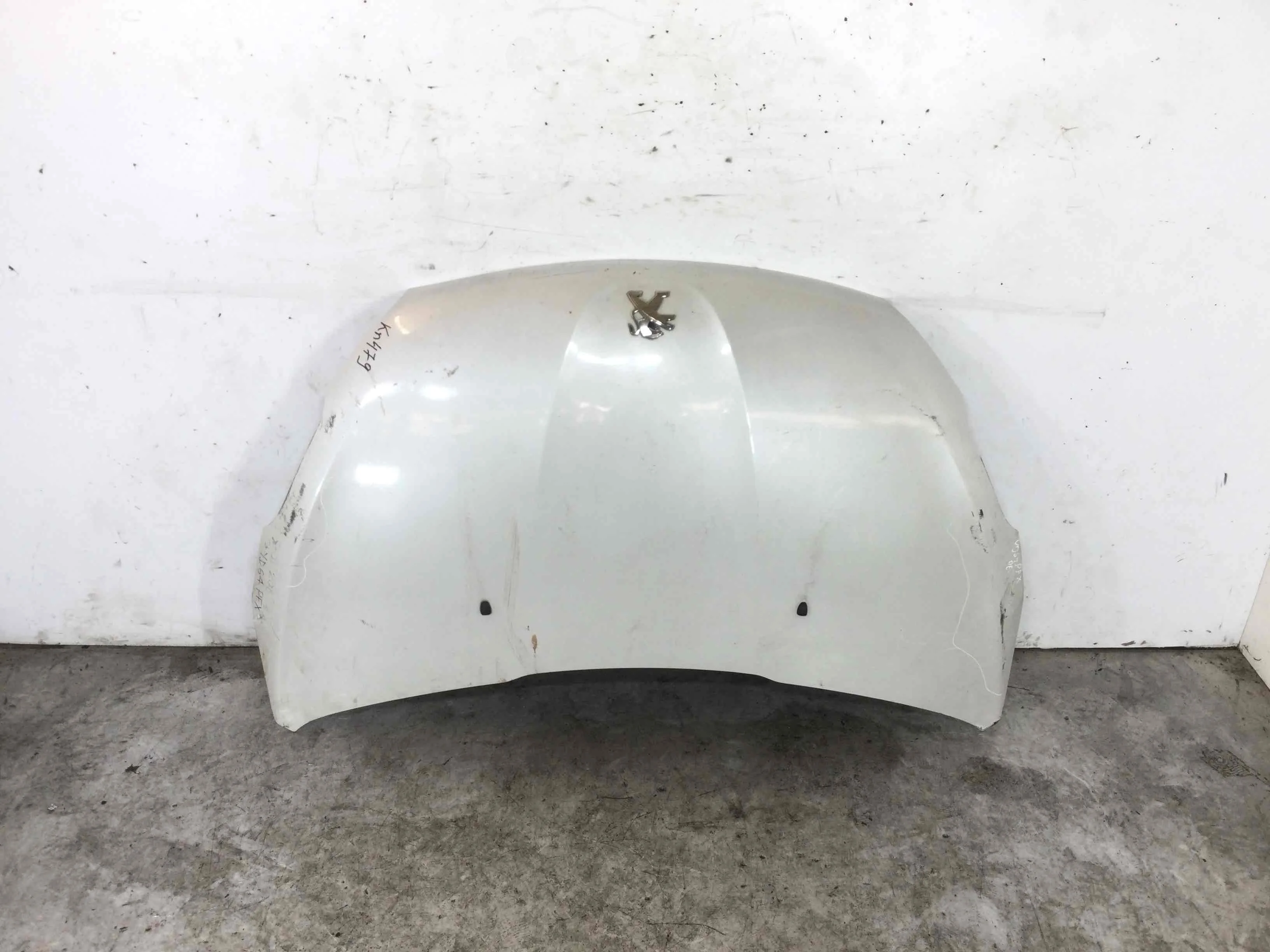 Капот Peugeot 208 1 поколение (2012-2015) дизель 1.6 HDI Механика Х/б