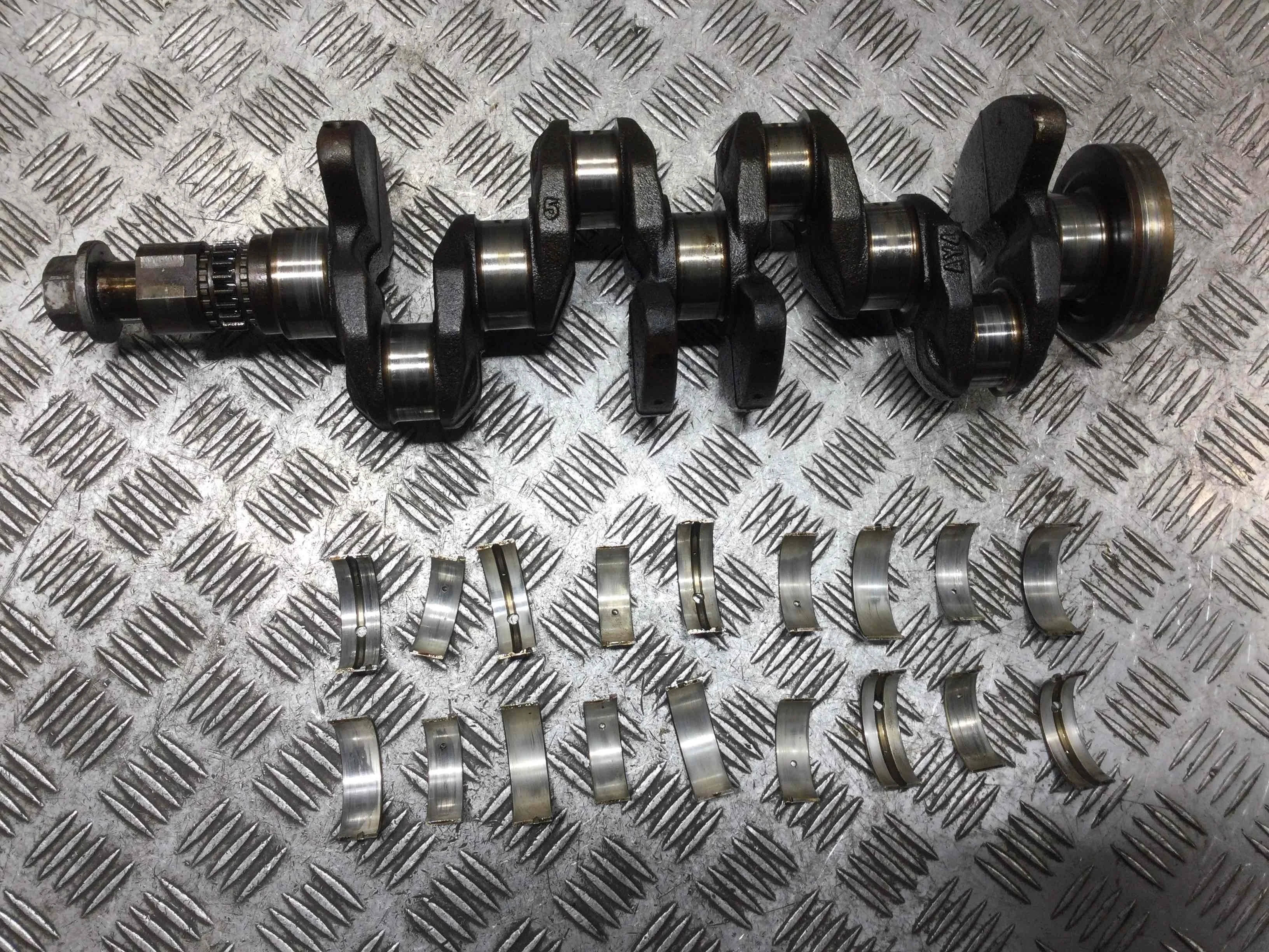 Коленвал Nissan Micra K12 (2002-2010) бензин 1.2  Механика Х/б