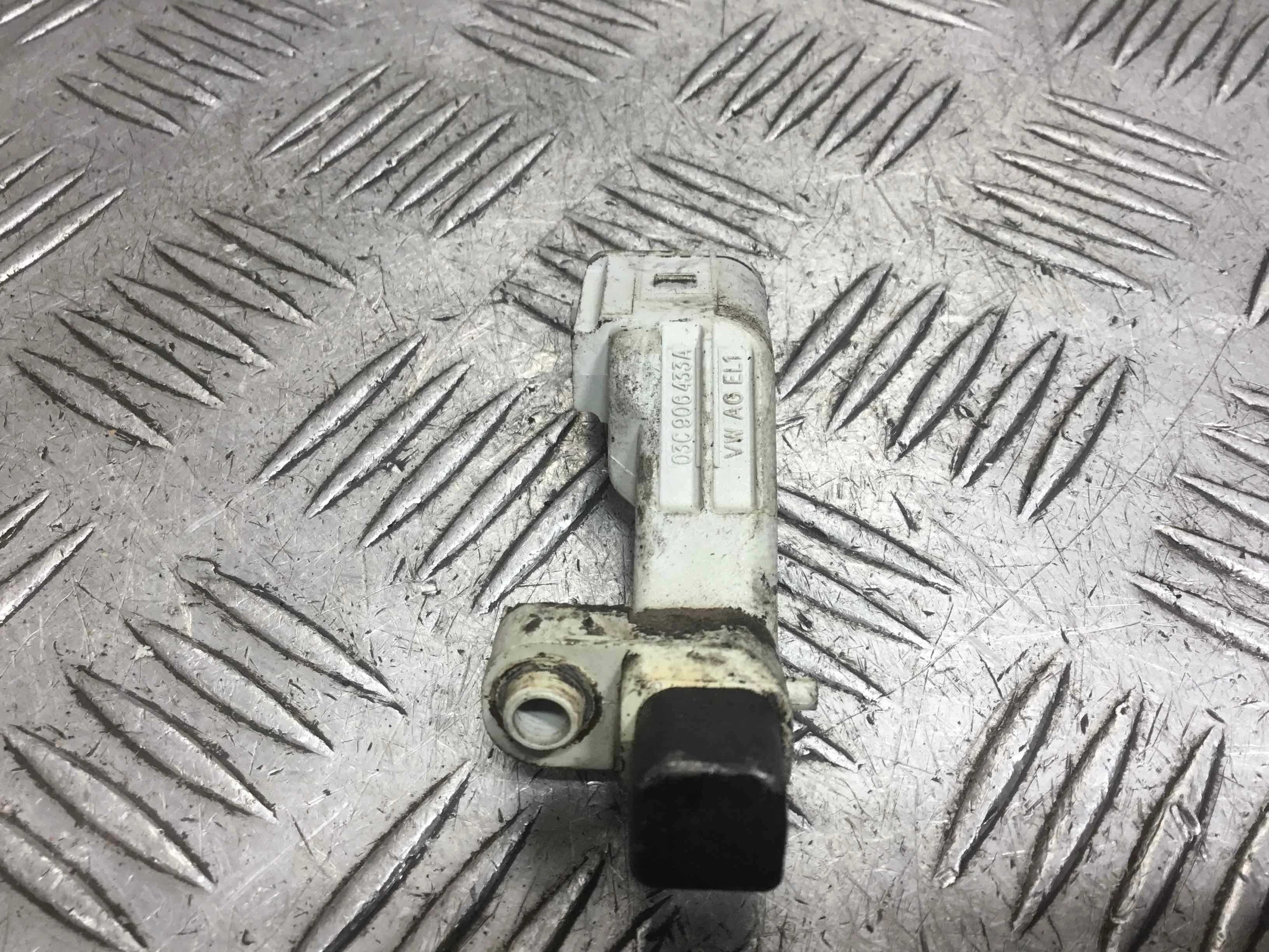 Датчик коленвала Volkswagen Golf 6 поколение (2008-2015) бензин 1.4 TSI Механика Универсал