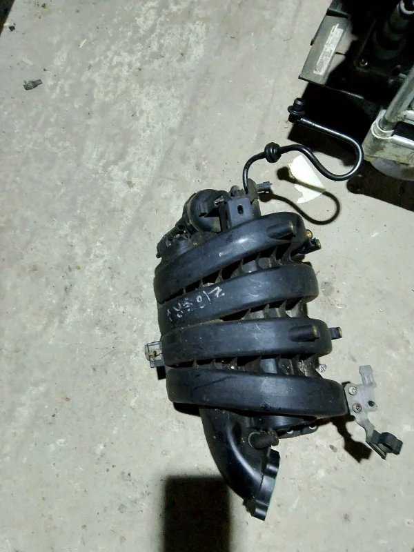 Коллектор впускной Opel Astra 2006 H