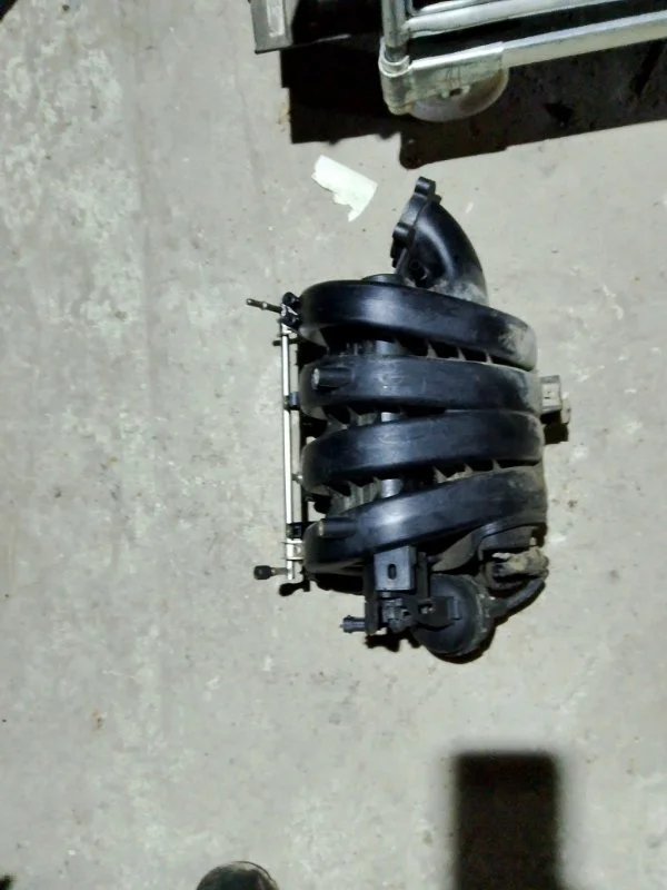 Коллектор впускной Opel Astra 2006 H