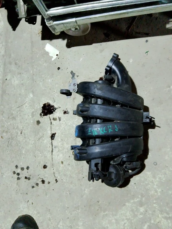 Коллектор впускной Opel Astra 2006 H