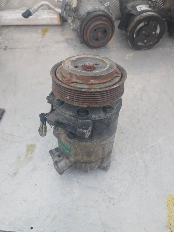 Компрессор кондиционера opel VECTRA 2004