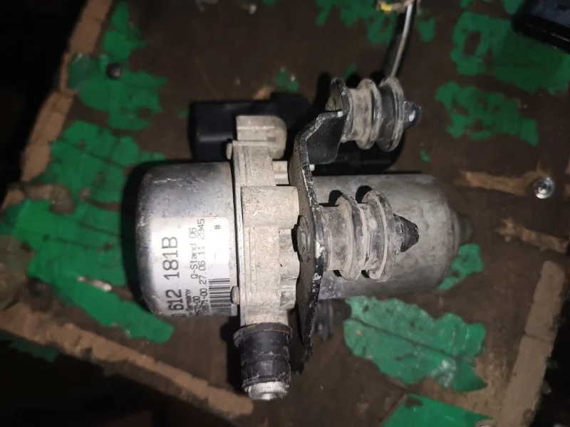 Насос вакуумный Volkswagen Golf 2011 5K1