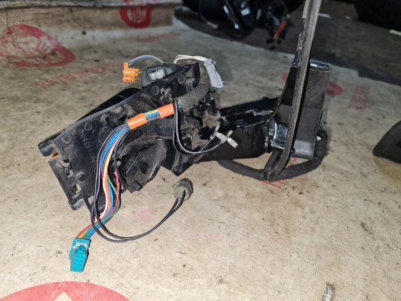 Корпус зеркала проводкой Volvo xc90 2008