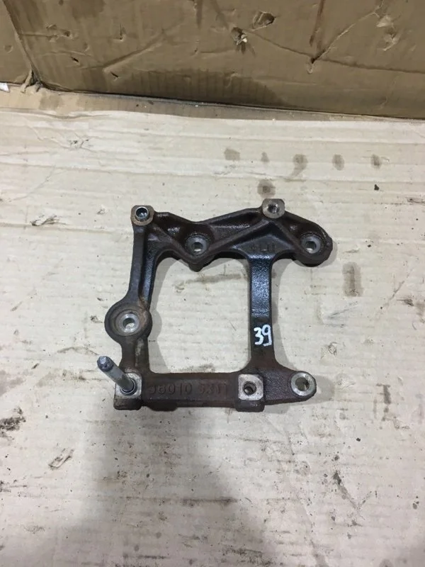 Кронштейн кондиционера LEXUS ES200 2016 1250236010 XV60 6AR-FSE