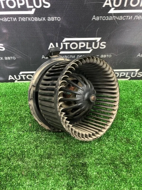 Моторчик печки Renault Logan 2009 272106020R СЕДАН 1.6 K7M710