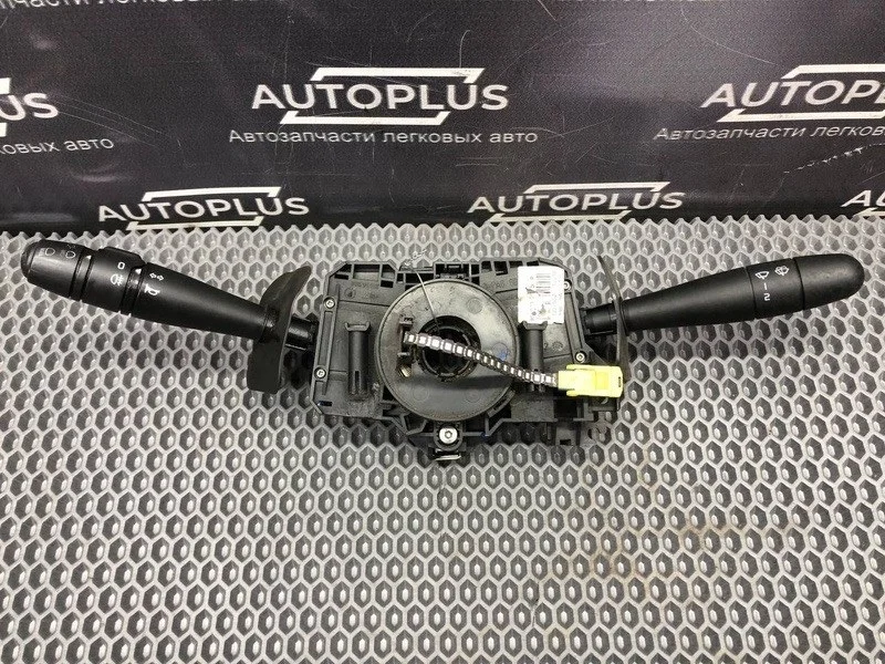 Блок подрулевых переключателей Renault Logan 2009 8200792575 СЕДАН 1.4 K7J 710