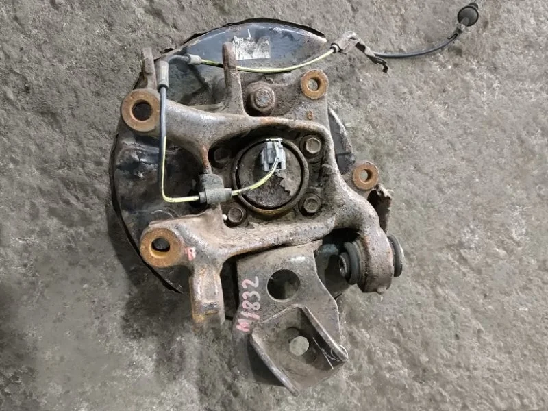 Кулак задний правый Toyota Rav 4 (Xa30) (2005-2014) 2009 4230442020 2.0 I 3ZRFAE