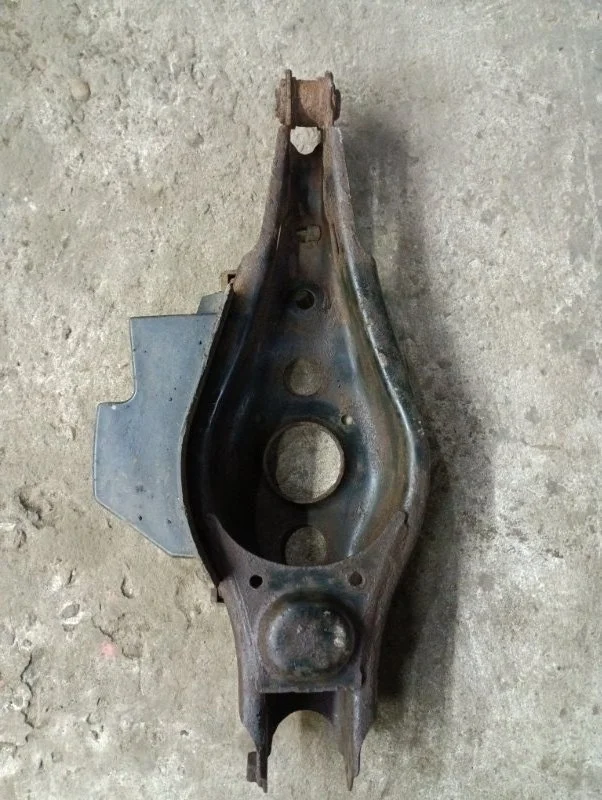 Рычаг задний левый Toyota Rav 4 (Ca40) (2012-2019) 2014 4874042010 2.0 D 1ADFTV