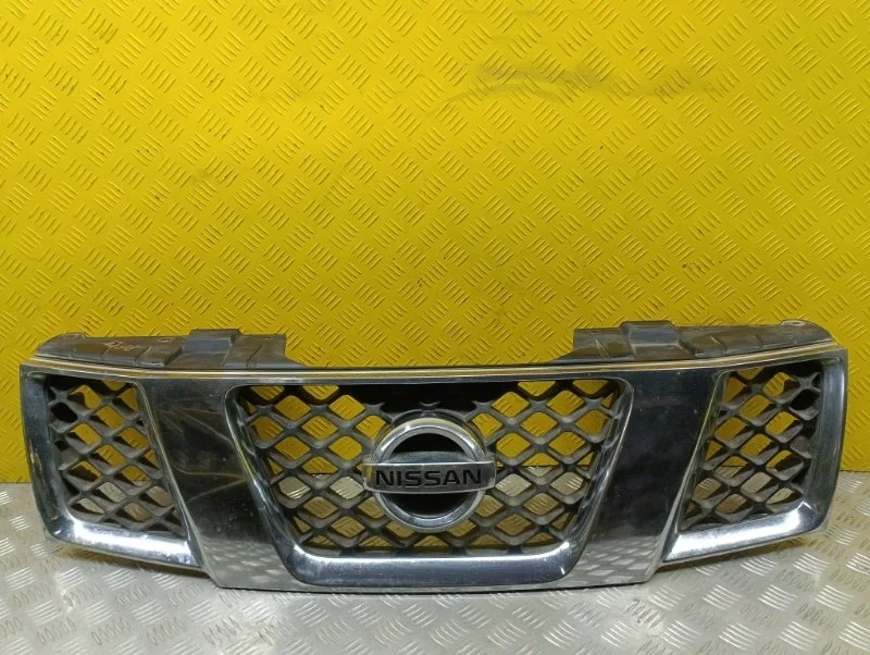Решетка радиатора Nissan Pathfinder (R51M) 2004-2013 2008 62310EB400 2.5 D YD25DDTI