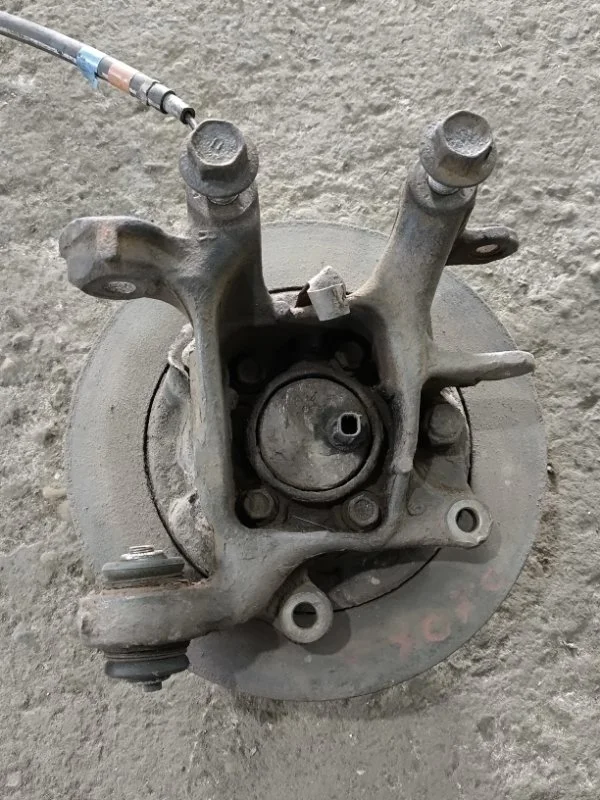 Кулак задний правый Toyota Rav 4 (Ca40) (2012-2019) 2014 4230442020 2.0 D 1ADFTV