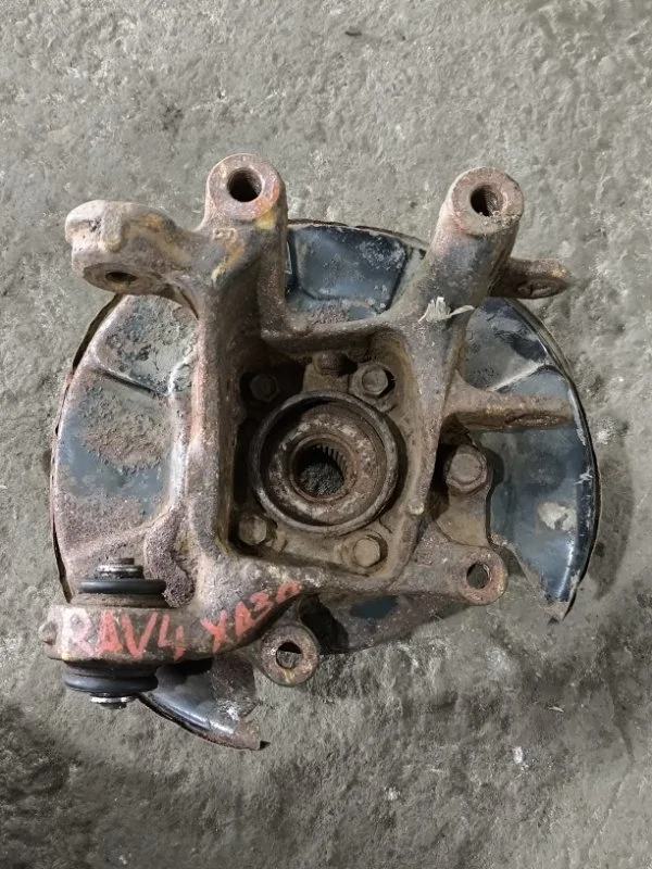 Кулак задний правый Toyota Rav 4 (Xa30) (2005-2014) 2008 4230442020 2.0 I 1AZFE