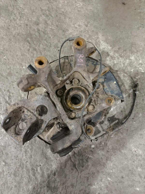 Кулак задний правый Toyota Rav 4 (Xa30) (2005-2014) 2010 4230442020