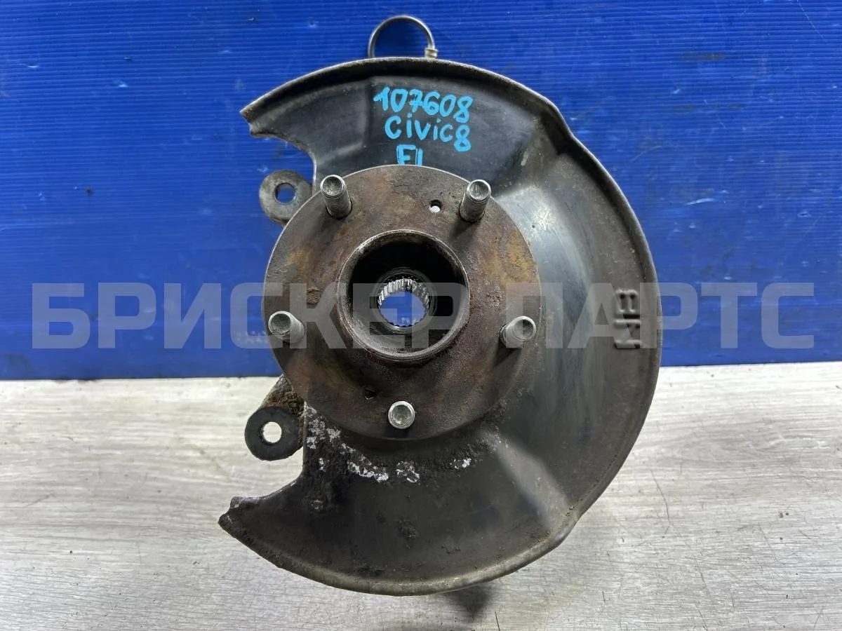 Кулак поворотный лев Хонда Цивик 8 4D (FD)