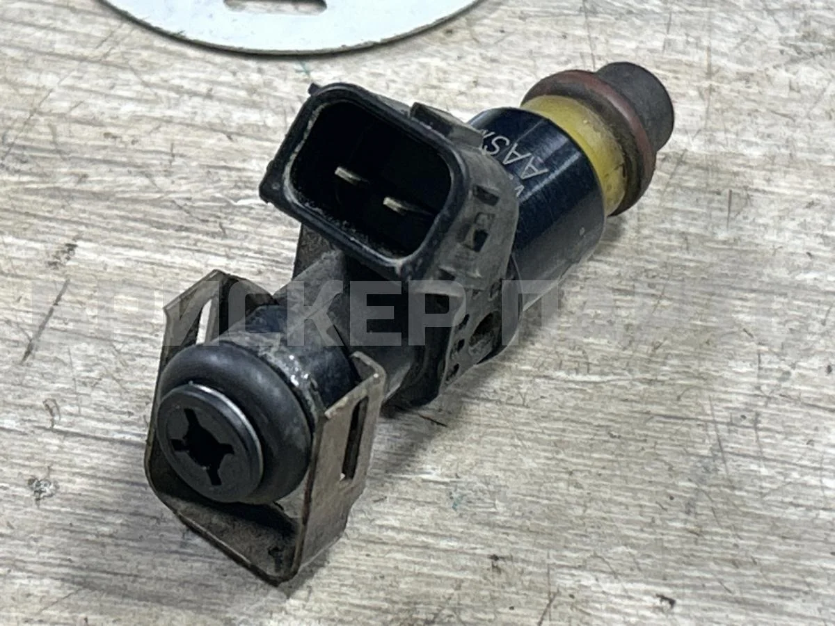 Форсунка топливная бензиновая Хонда Цивик 8 4D (FD)