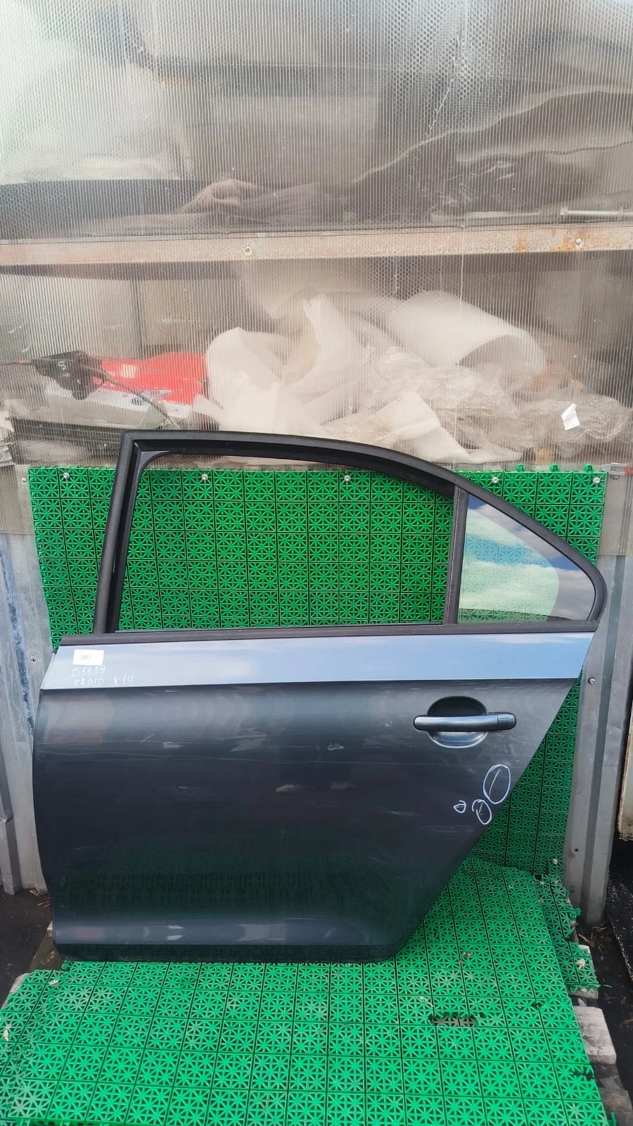 Дверь SKODA RAPID 2013- задняя левая серая б/у RAPID(2013-