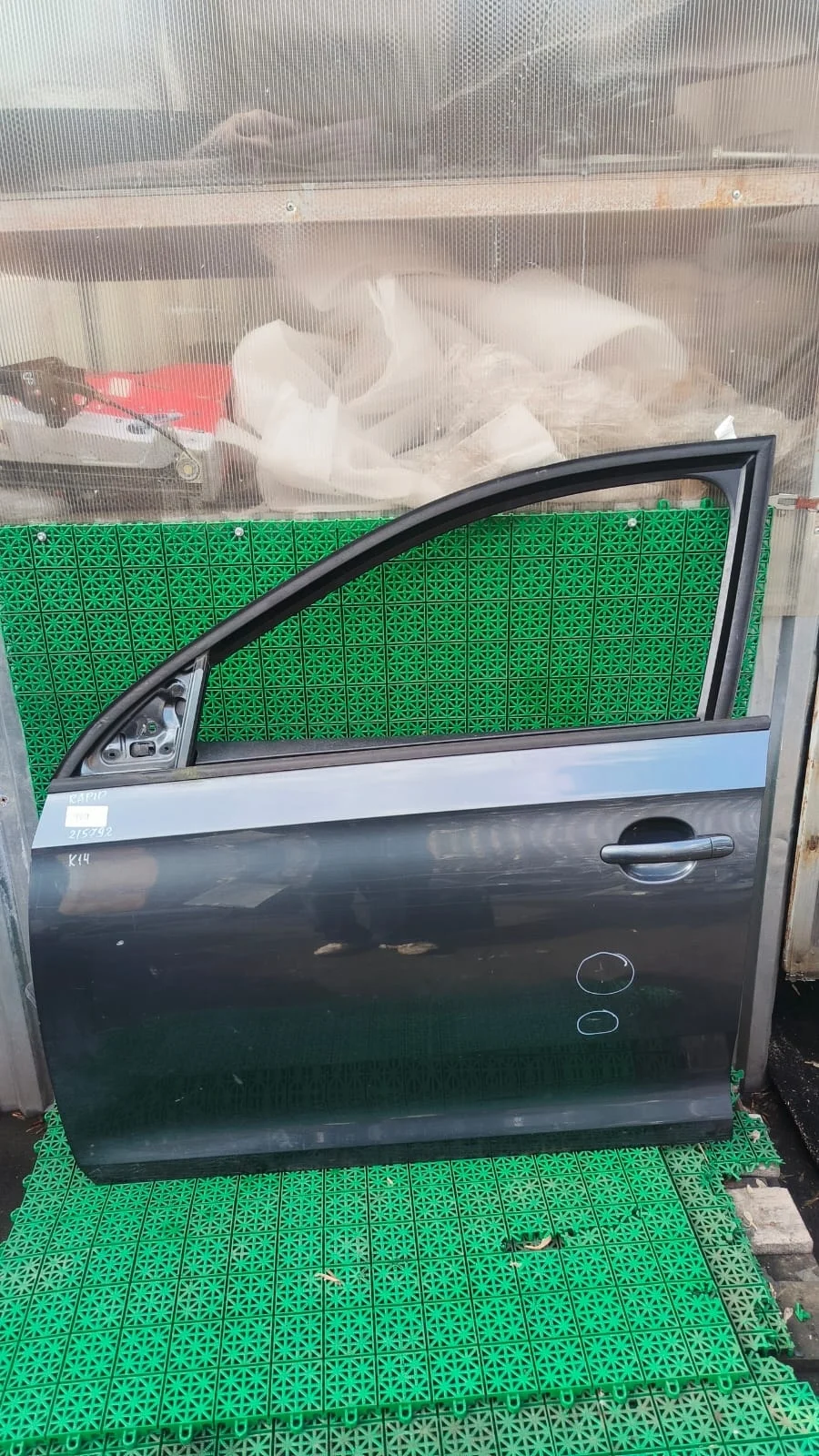 Дверь SKODA RAPID 2013- передняя левая серая б/у RAPID(2013-