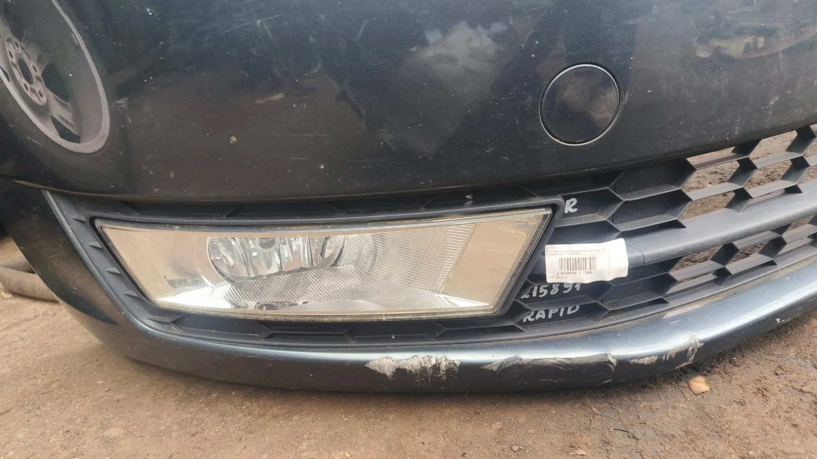 Решетка в бампер SKODA RAPID 2013- под ПТФ правая б/у RAPID(2013-