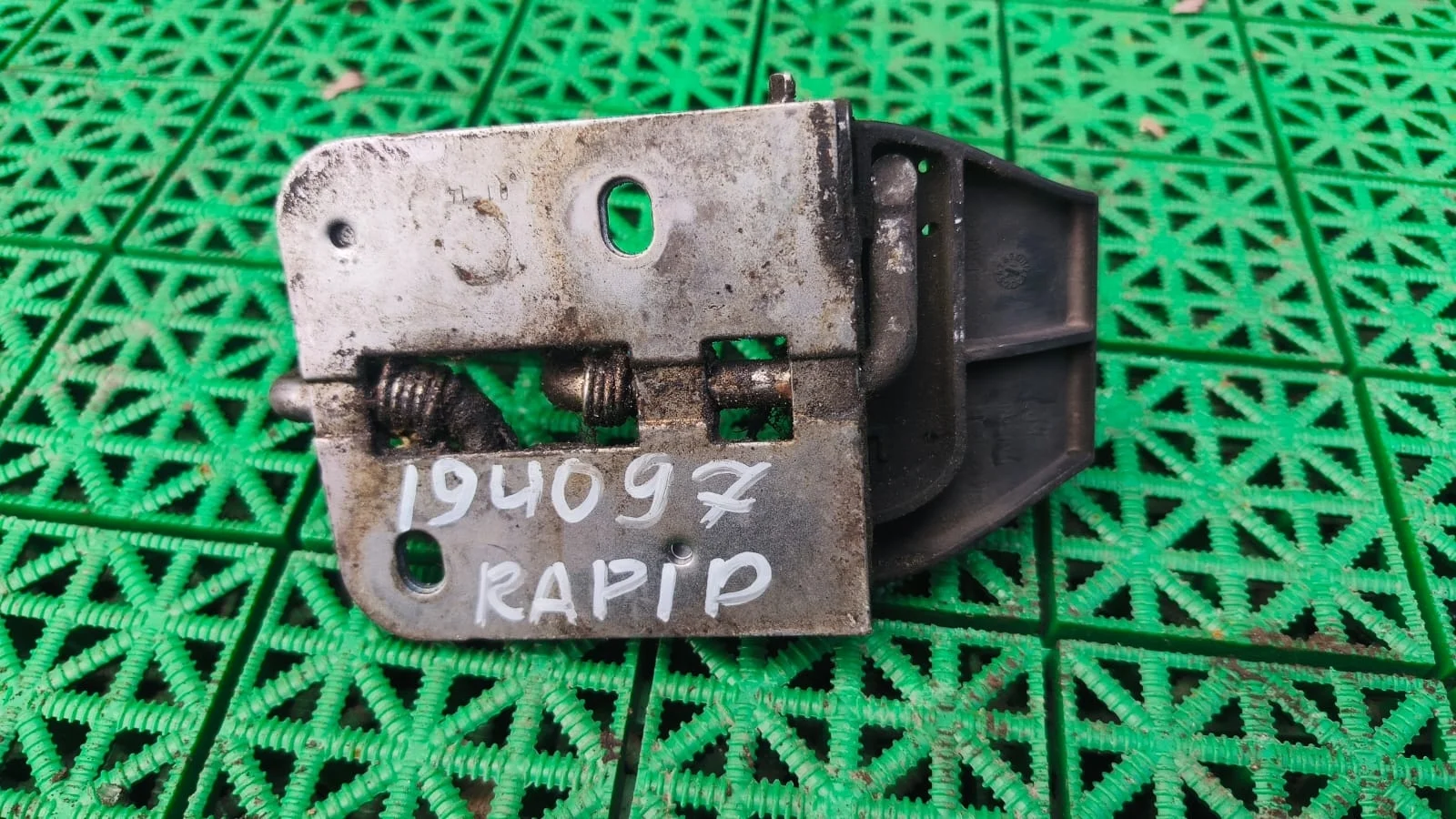 Ручка замка капота SKODA RAPID 2013- язык б/у RAPID(2013-