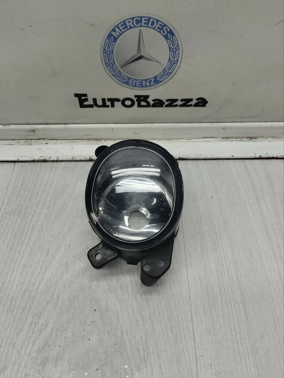 Фара противотуманная правая Mercedes W219