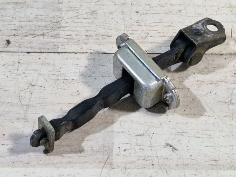 Ограничитель двери Nissan QASHQAI VI 2007