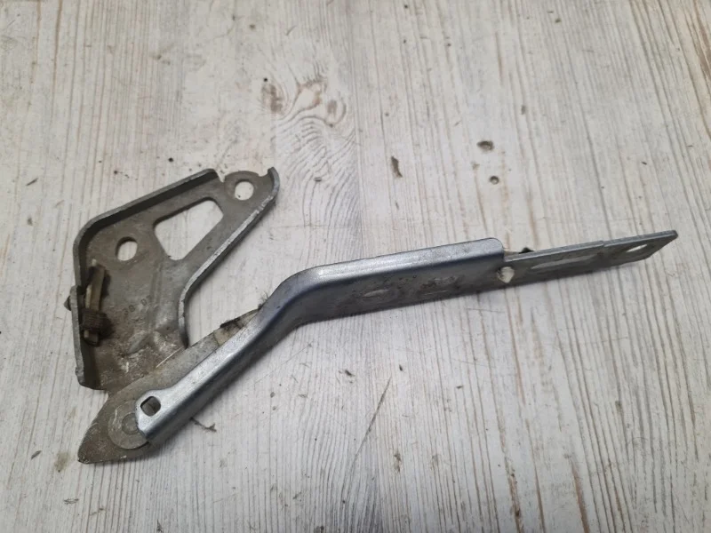 Петля капота Audi Q7 2007-2015 4L