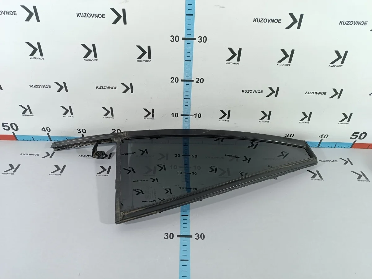 Форточка двери Volvo XC90 2009