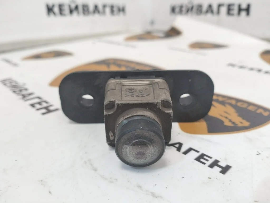 Камера переднего вида Volkswagen Touareg 2011 7P