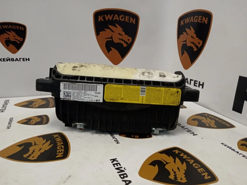 Подушка безопасности пассажира Volkswagen Touareg 2011 7P