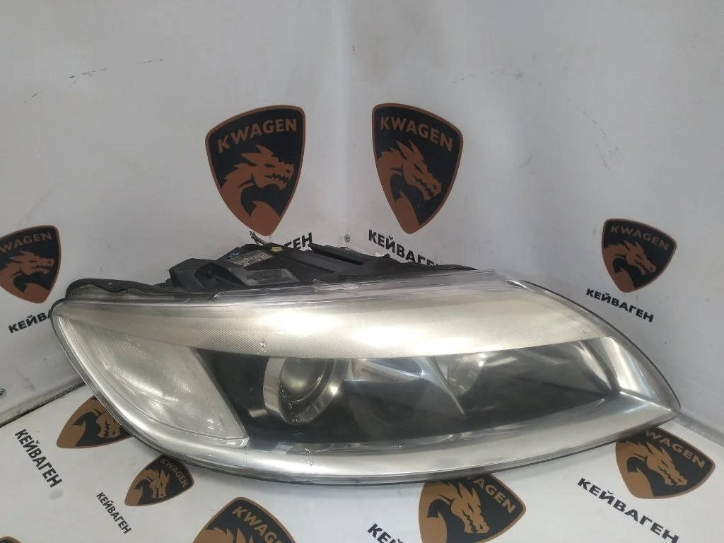 Фара Audi Q7 2007 4L