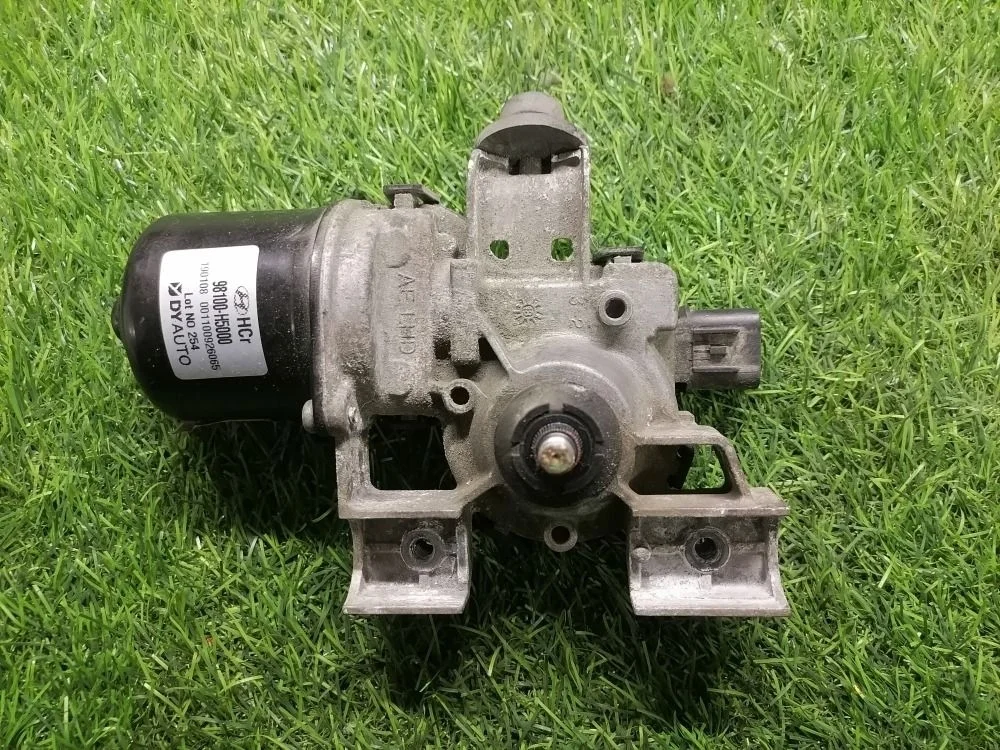 Моторчик стеклоочистителя передний Hyundai Solaris