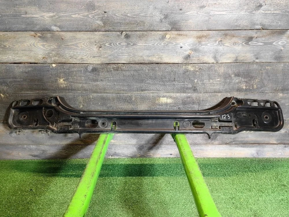 Кронштейн заднего бампера BMW E60